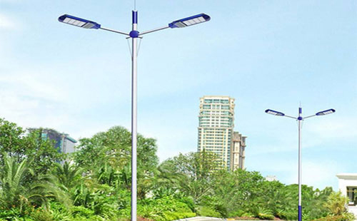 积石山太阳能路灯地脚螺栓规格：防止倾倒的关键